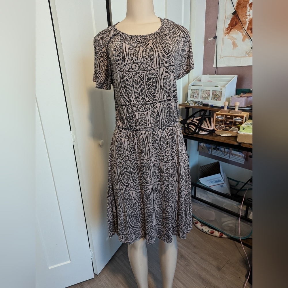 Loft mod floral midi sundress size XS Cream/Gray‎ and Black Color pattern